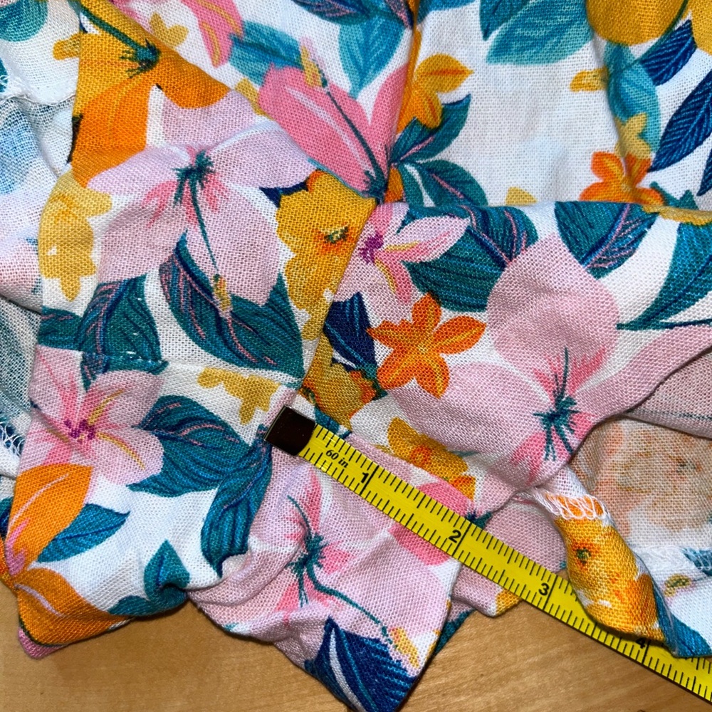 NWT BCBG high waisted floral shorts - Picture 8 of 10